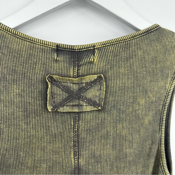 Zenana Acid Wash Button Up Tank Top Size Small Boho - Picture 6 of 7